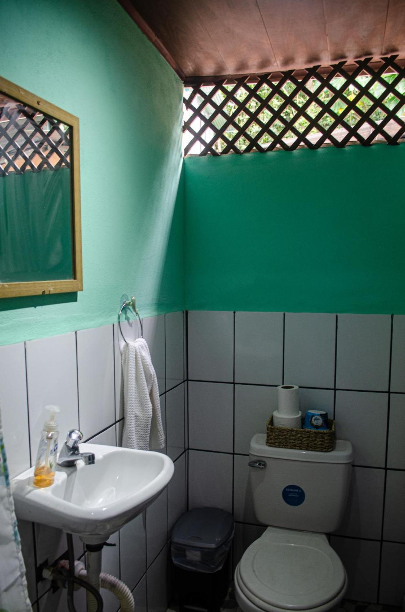The Jungle Container Quepos Exterior foto